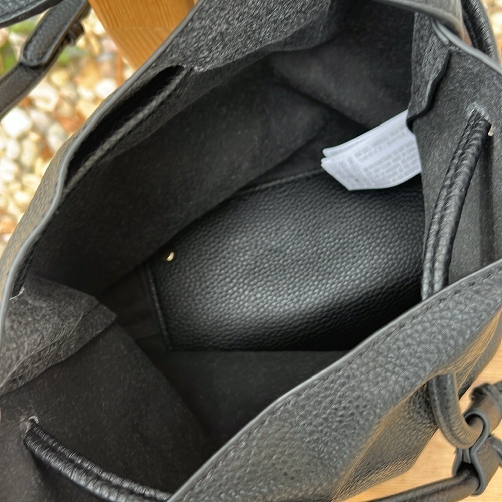 Drawstring Purse in synthetic leather - Picture 4 of 5